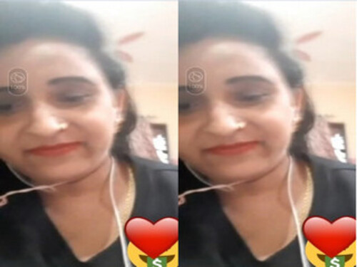 Sexy Indian Bhabhi Shows Boobs