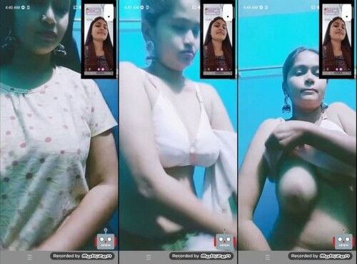Cute Indian Mal Shows her Boobs on VC