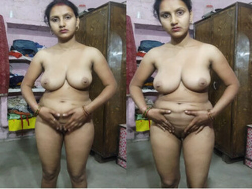 Horny Indian Bhabhi Shows Her Nude Body