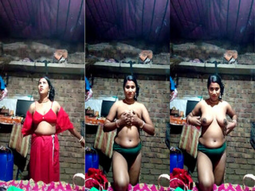 Indian Vlg Wife Shows her Boobs