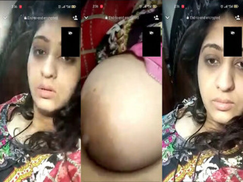Sexy Paki Girl Shows her Big Boobs