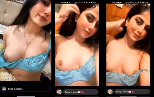 Sexy Indian Girl Shows her Boobs
