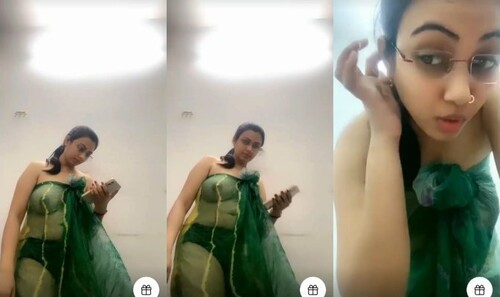 Sexy Indian Tango Girl Boobs Visible