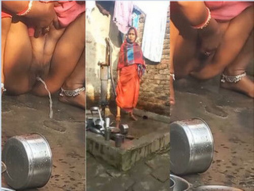 Indian Vlg Bhabhi Pissing