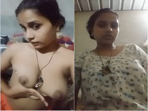 Sexy Indian Girl Show’s Boobs Part 1