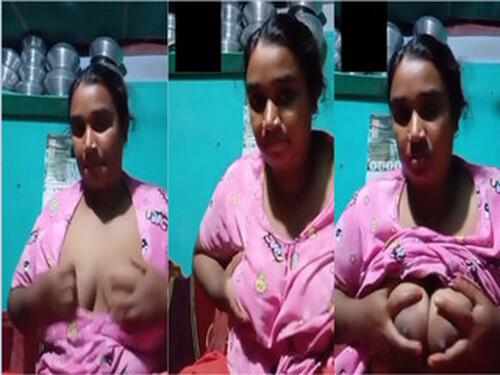 Indian Vlg Aunty Shows Boobs