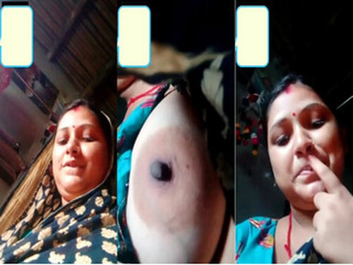 Horny Indian Boudi Shows her Boobs