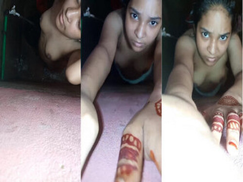 Horny Indian girl Shows Her Nude Body part 1
