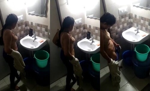 Indian Girl Shows pussy For Lover Capture