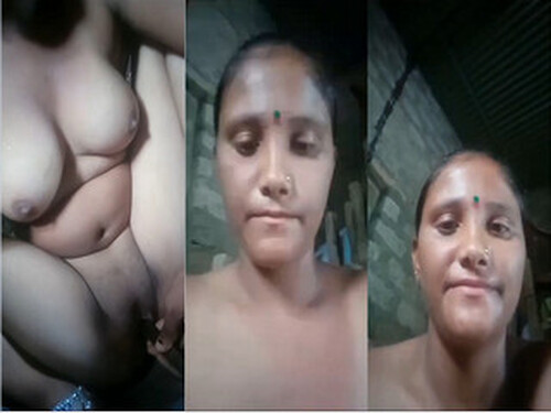 Horny Vlg Bhabhi Masturbating