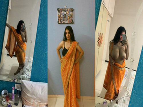 Horny Indian girl Shows her Big Boobs