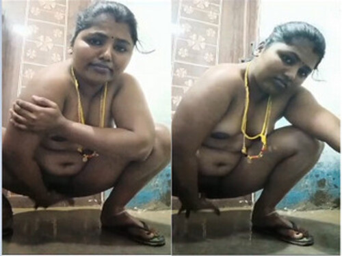 Horny Mallu Bhabhi Shows Her Boobs and Fingering Part 1