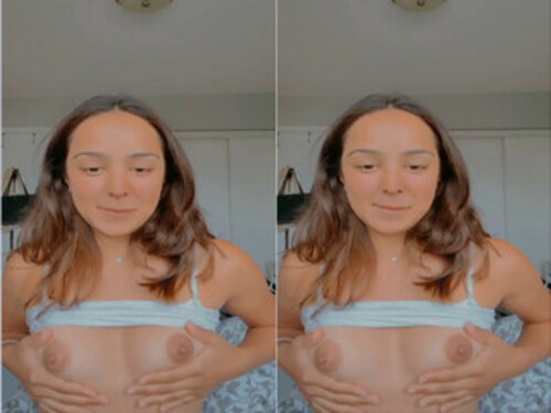 Indian Girl Shows Boobs