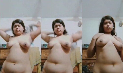 Cute Indian Girl showing Big Boobs and Pussy