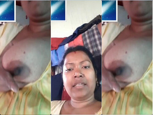 Sexy Bhabhi Shows Her Big Boobs and Pussy