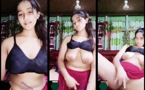 Horny Indian Mal Shows Nude Body and Fingering