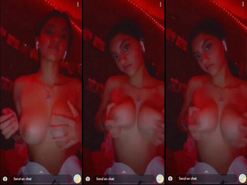 Horny Indian girl Play With Her Boobs