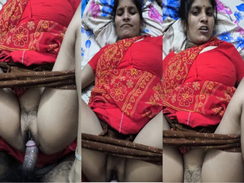 Sexy Indian Bhabhi Fucking (Updates)