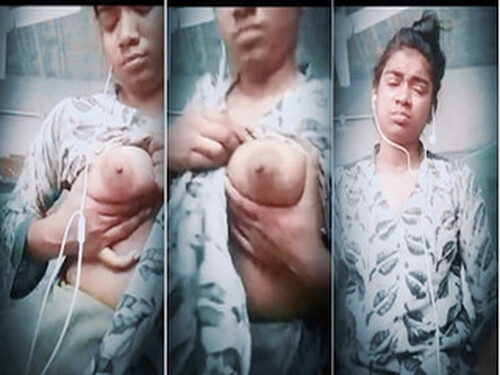 Horny Indian Girl Pressing Her Boobs