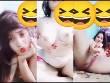 Horny Indian Mal Masturbating