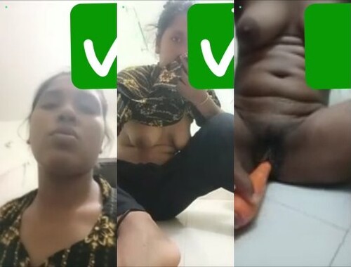Horny Indian Mal Masturbating