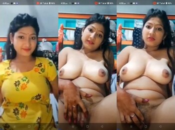 Horny Indian Girl Shows her Boobs and Fingering