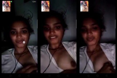 Cute Indian girl Shows Boobs On VC