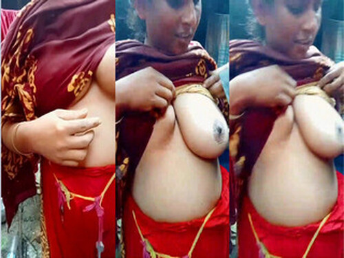 Indian Bhabhi Shows Boobs For Money