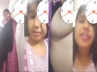 Cute Desi Girl Shows her Boobs On VC