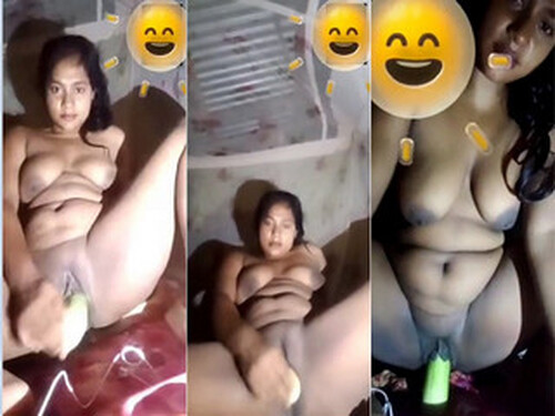 Horny Indian Girl Masturbating