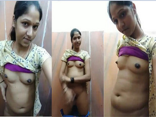 Hot Indian mall Shows Boobs and Pussy