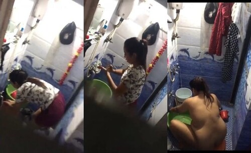 Indian Bhabhi Bathing Capture