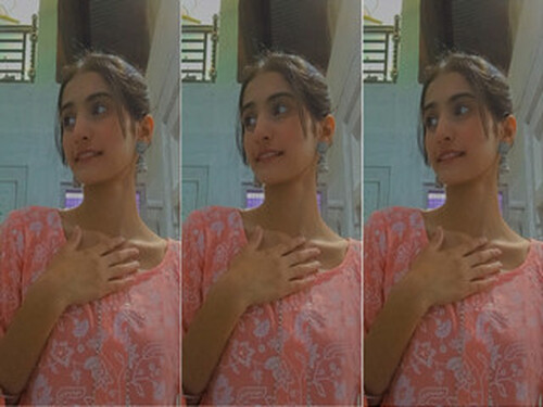 Cute Indian girl Pressing Her Boobs
