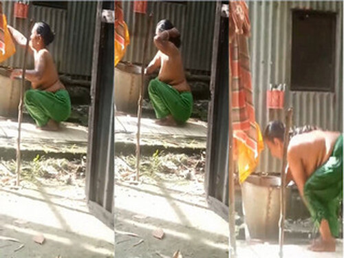 Indian Wife OutDoor Bathing Capture