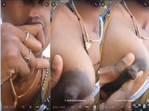 Sexy Indian girl Shows Boobs