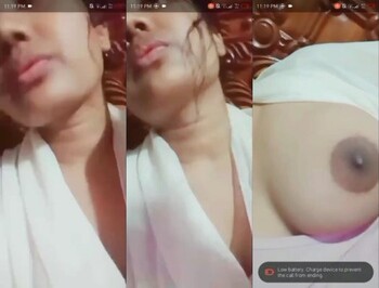 Cute Indian Girl Shows Boobs
