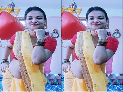 Sexy Bhabhi Shows Big Boobs and Pussy