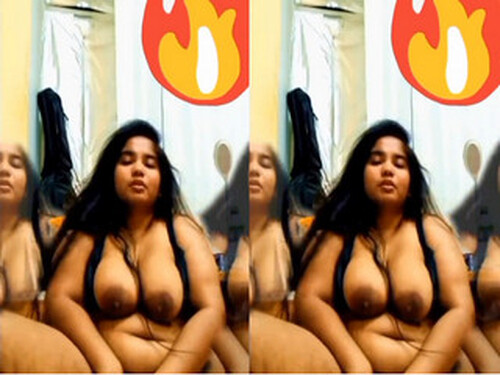 Sexy Indian Girl Shows Nude Body