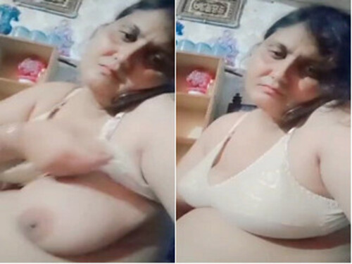 Paki Wife Shows Her Big Boob
