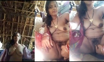 Horny Indian Bhabhi Shows Nude Body and Fingering