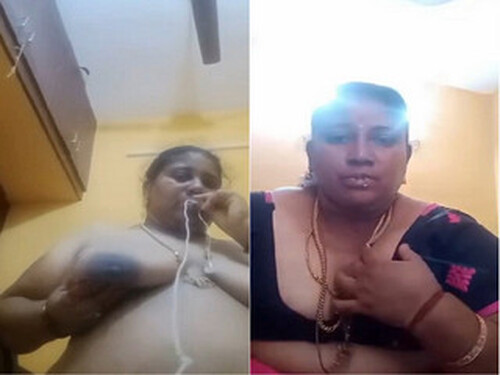 Sexy Indian Bhabhi Showing Her Big Boobs