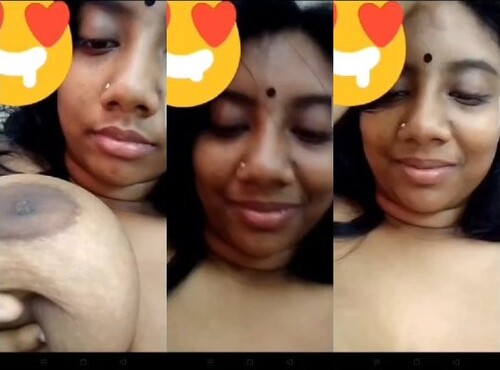 Sexy Indian Tamil Girl Shows Boobs