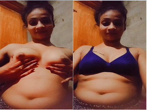 Sexy Lankan Girl Shows Boobs