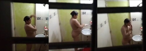 Indian Bhabhi Bathing Capture