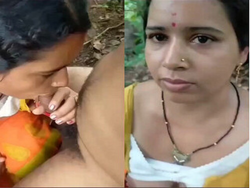 Indian Bhabhi OutDoor Blowjob