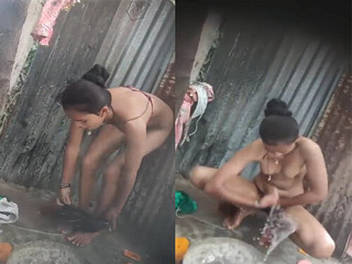 Indian Girl Bathing Capture In Hidden Cam
