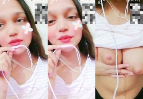 Cute Indian girl Shows Her Boobs