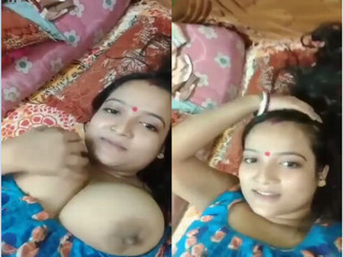 Sexy Boudi Shows Her Boobs and Pussy