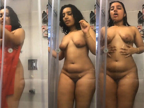 Sexy Indian Wife Bathing