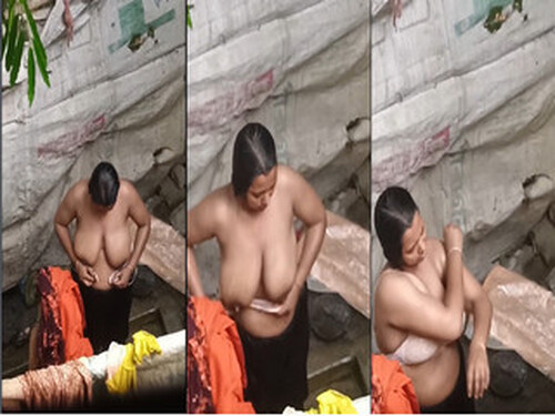 Big Boob Indian Vlg Bhabhi Bathing Capture